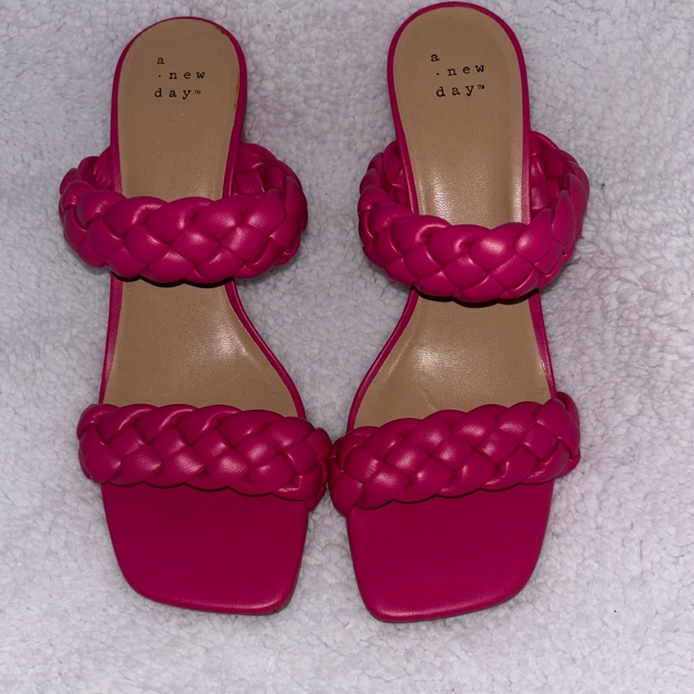 NWOT heeled sandals